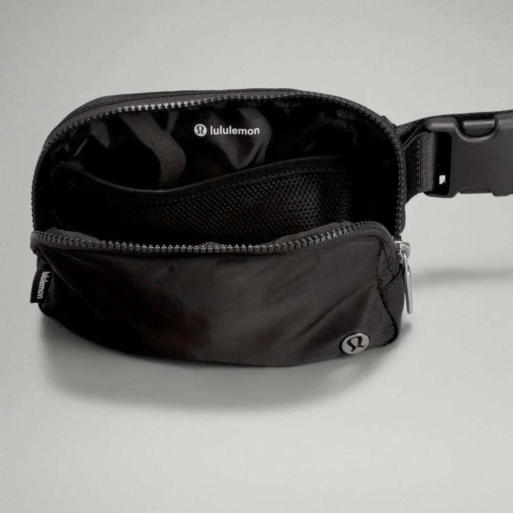 NWT * Lululemon Black & White Graphic Everywhere Belt Bag